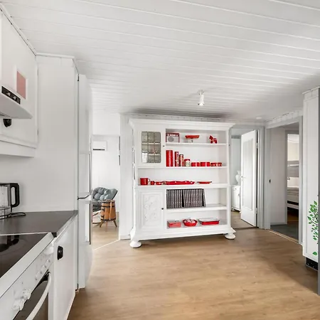With Enclosure For Dogs, 500 Meters From The North Sea Hébergement de vacances *