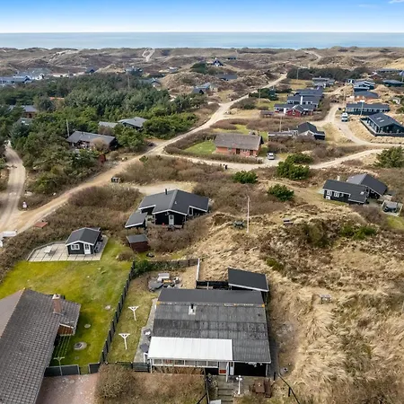 With Enclosure For Dogs, 500 Meters From The North Sea Hébergement de vacances *