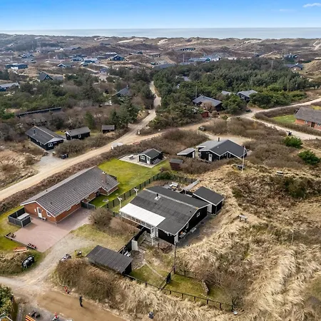 Hébergement de vacances With Enclosure For Dogs, 500 Meters From The North Sea *